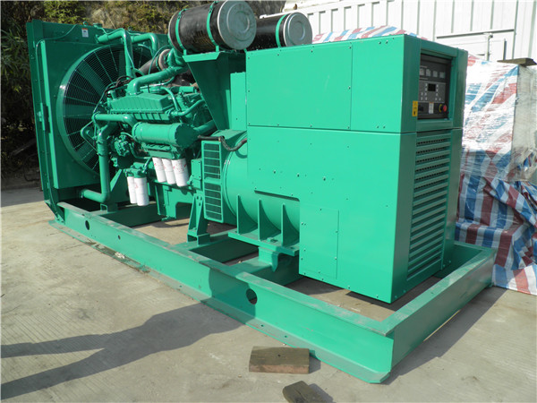 库车出租发电机 发电机组厂家：柴油发电机组的控制屏的作用是什么？