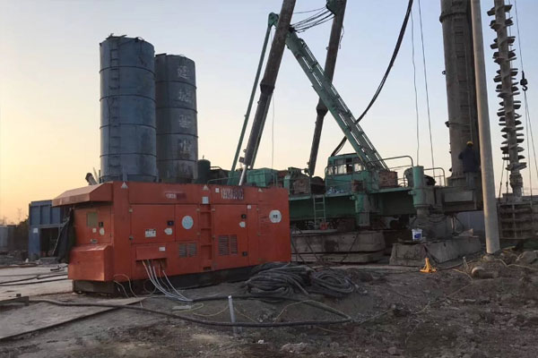 库车如何检查发电机组燃油系统的密封性？