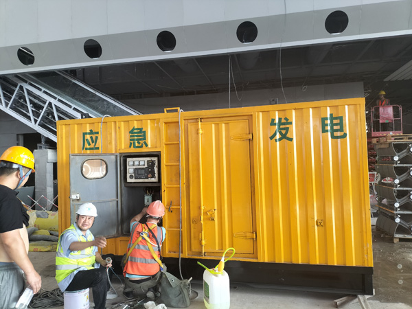 库车怎样判断空气滤清器是否需要更换？