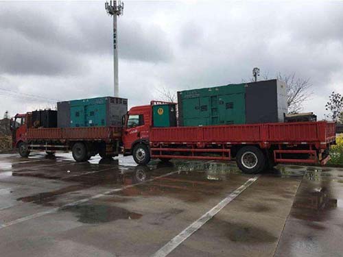 库车涂抹密封胶后，需要等待多长时间才能安装水冷式机油散热器密封件？